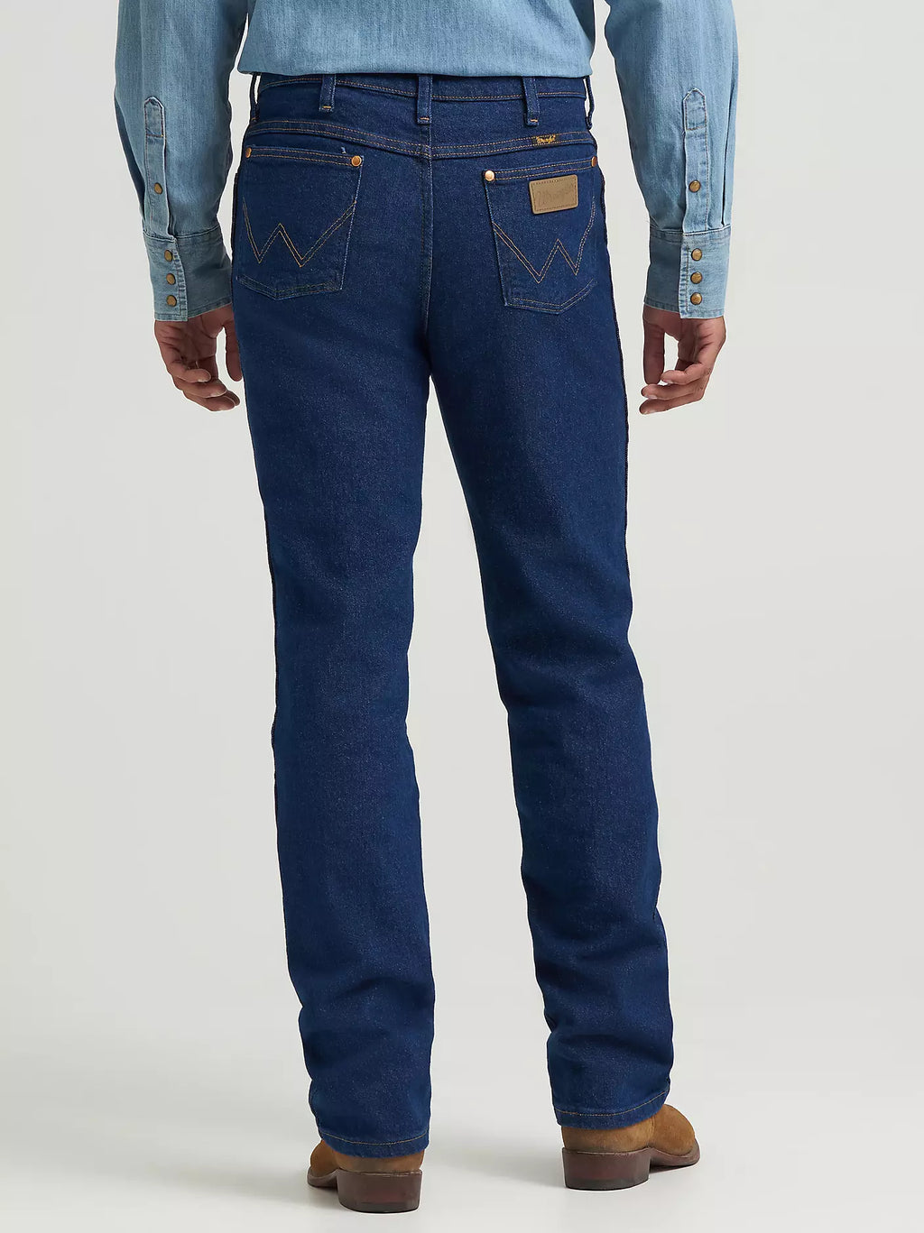 Wrangler - Vaqueros ajustados elásticos de hombre Cowboy Cut® en color azul marino - 937STR