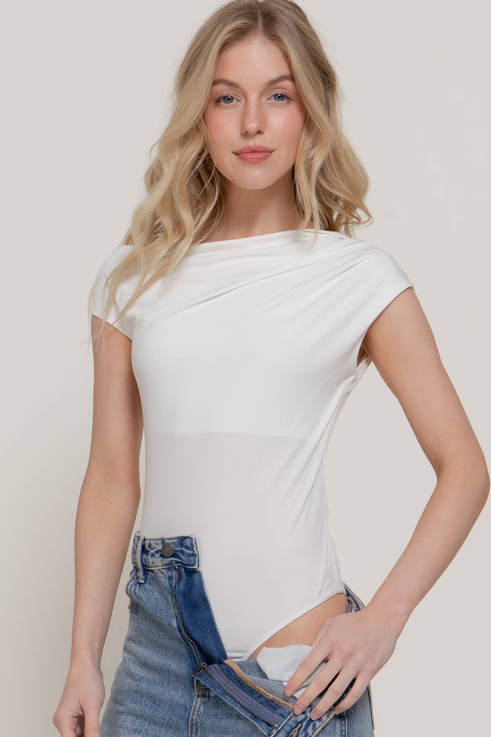 Active USA - Body de punto ajustado sin mangas y con hombros descubiertos para mujer - P15164