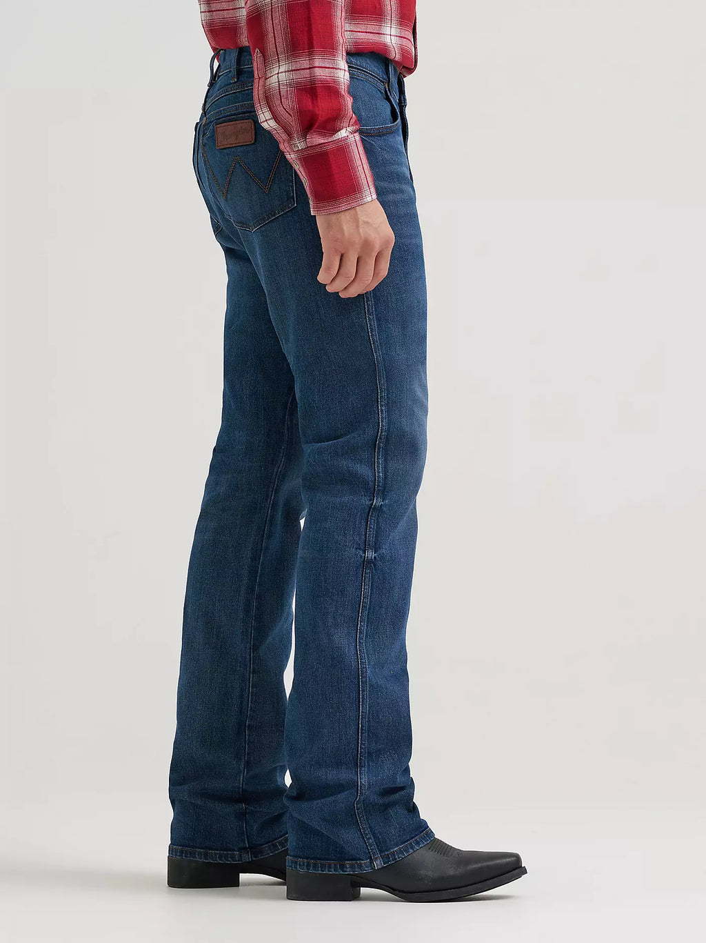 Wrangler Men's Retro Relaxed Bootcut Jean - 112381598