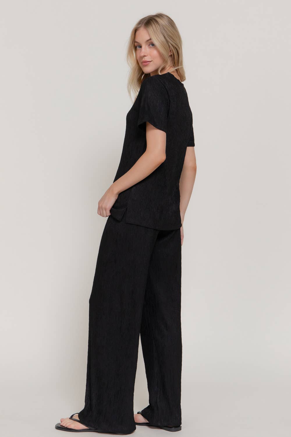 Active USA - Conjunto de top de manga corta y pantalón de punto ancho para mujer - SET14970
