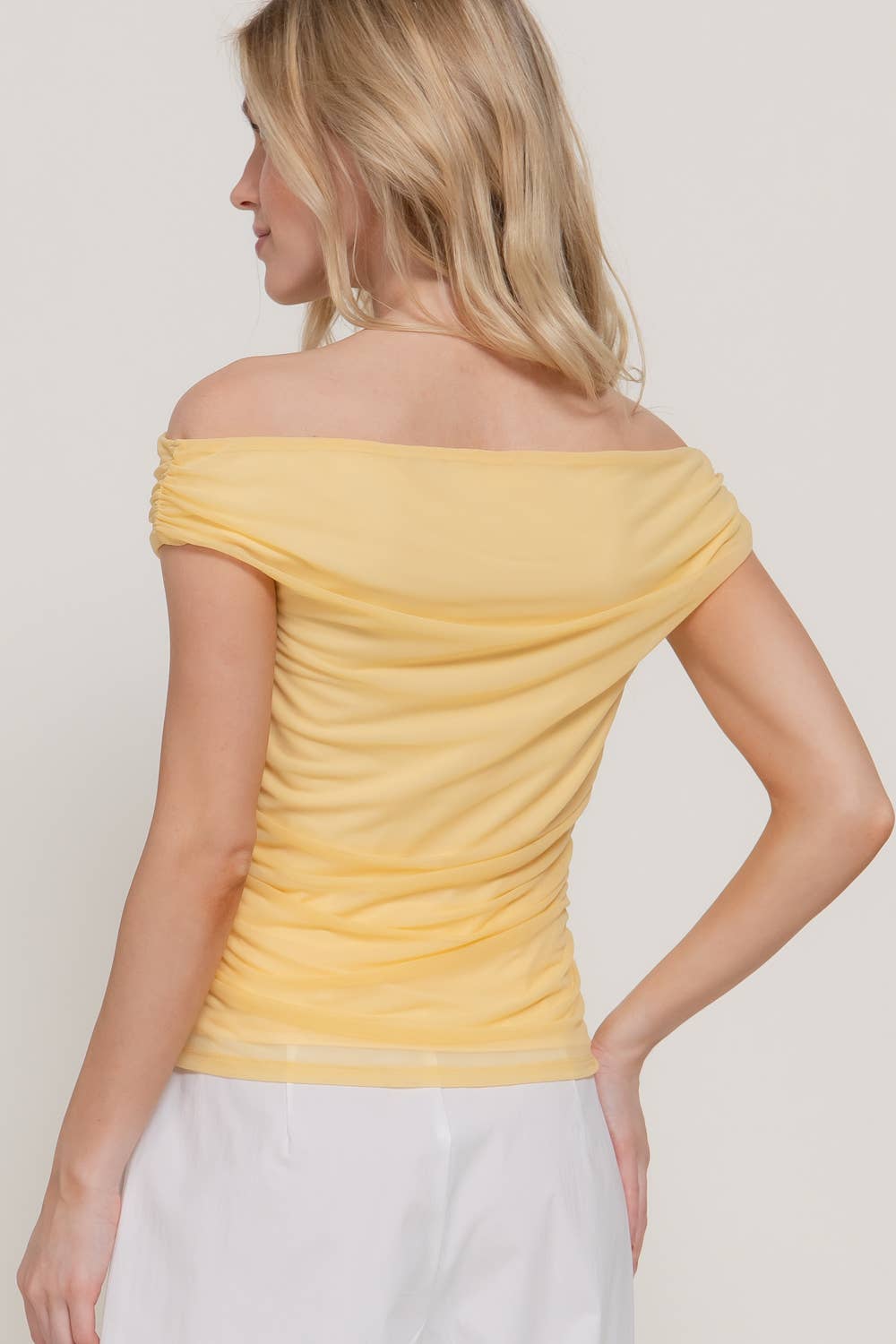 Active USA - Top de malla con hombros descubiertos y fruncido lateral para mujer - T15083