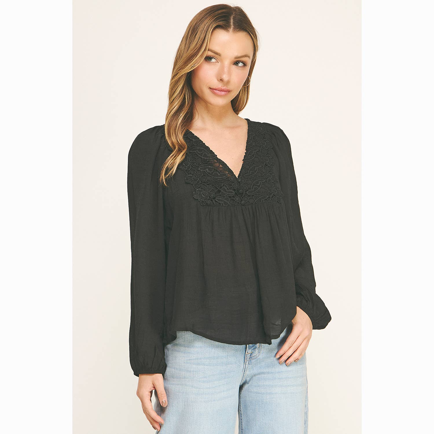 Colección Winslow - Blusa Bohemia Fluida con Escote en V y Encaje para Mujer - MA2202114S