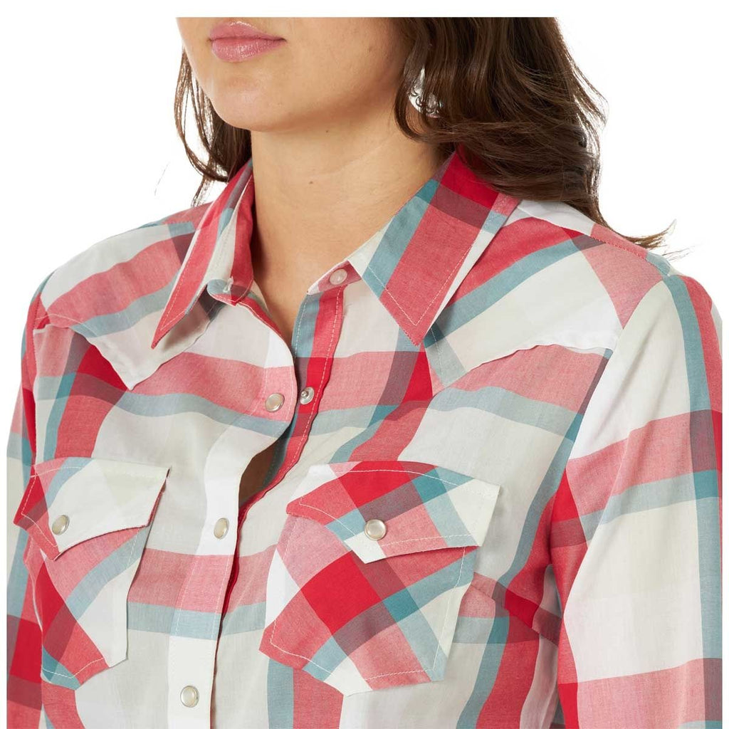 Wrangler - Women's Essential Long Sleeve Plaid Western Snap Top - LWE521M