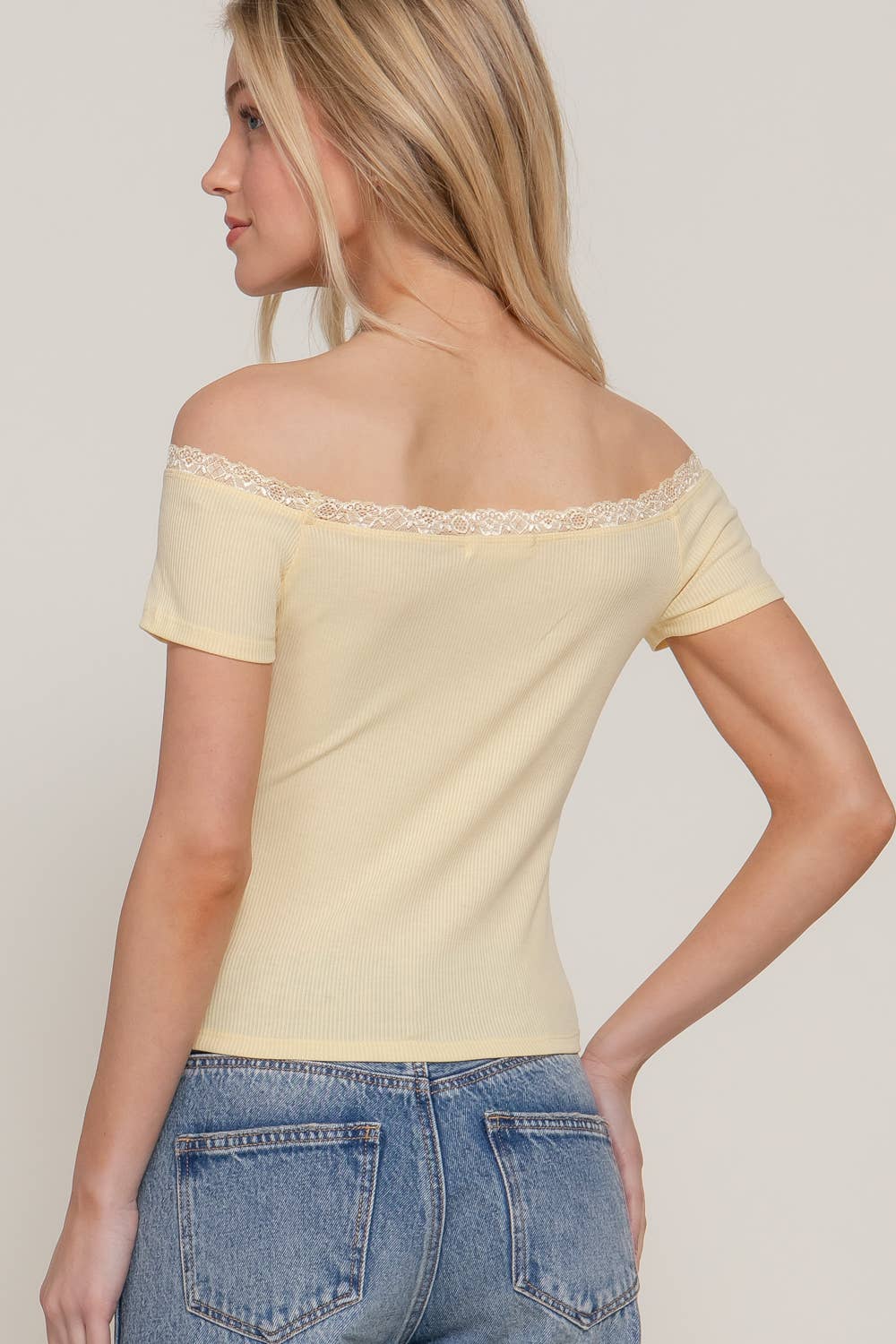 Active USA - Blusa de punto para mujer de manga corta, con hombros descubiertos y ribete de encaje - T14300