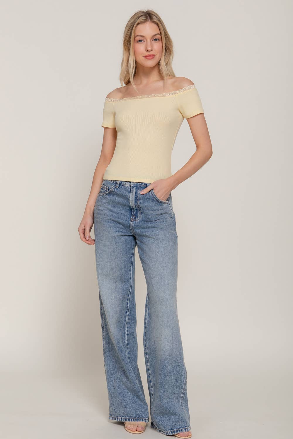Active USA - Blusa de punto para mujer de manga corta, con hombros descubiertos y ribete de encaje - T14300