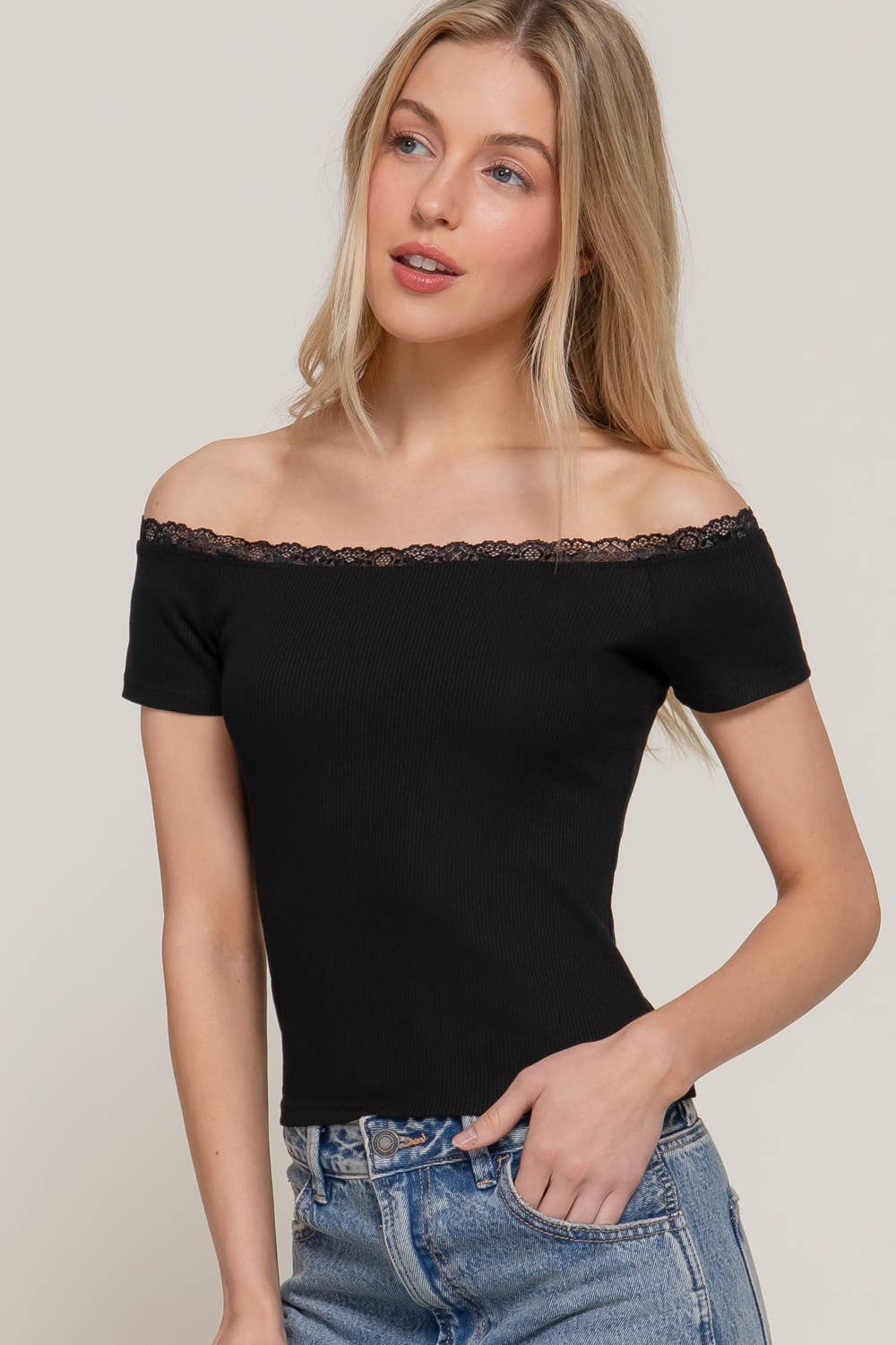 Active USA - Blusa de punto para mujer de manga corta, con hombros descubiertos y ribete de encaje - T14300
