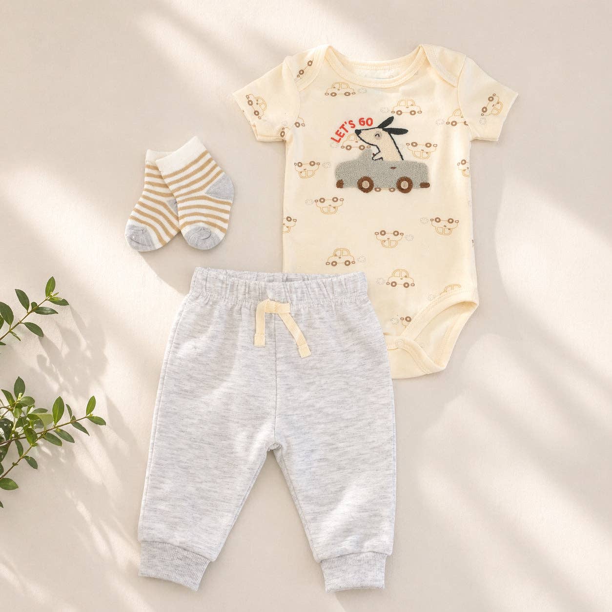 Baby 3pcs Chenille Applique Bodysuit Socks Pants Set - B148J103