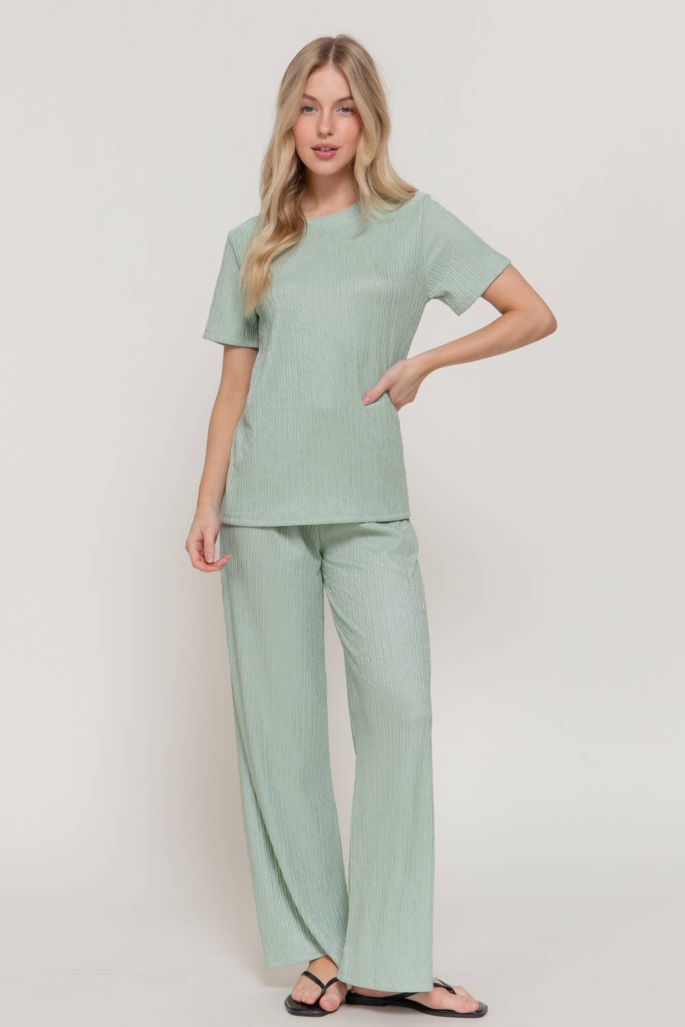 Active USA - Conjunto de top de manga corta y pantalón de punto ancho para mujer - SET14970