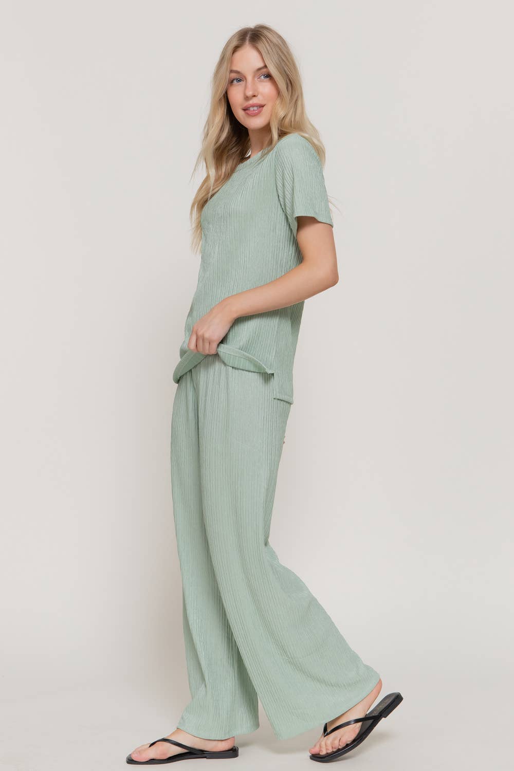 Active USA - Conjunto de top de manga corta y pantalón de punto ancho para mujer - SET14970