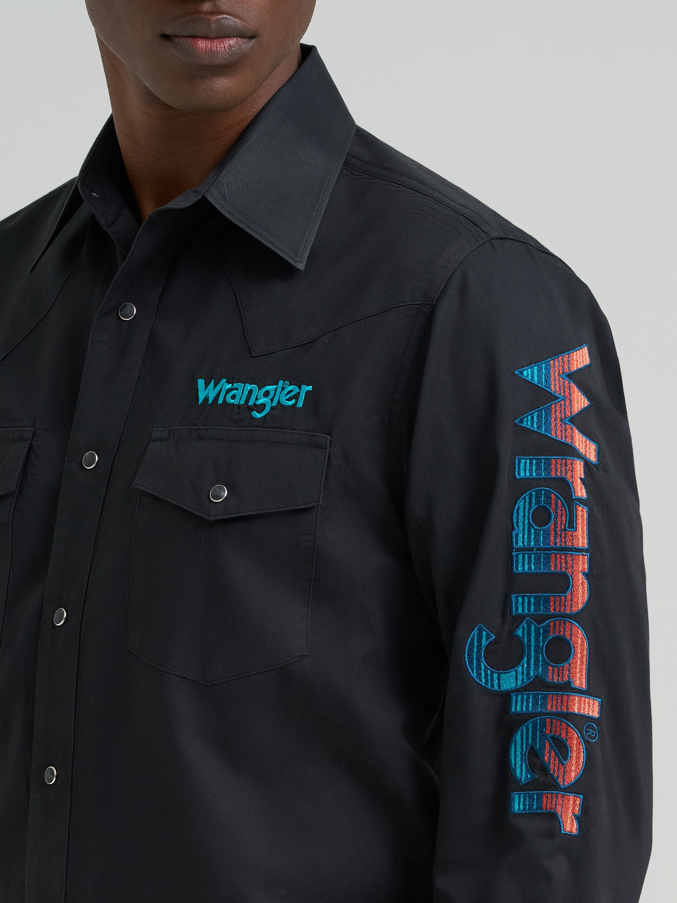 Wrangler® Men’s Long Sleeve Logo Shirt - Snaps - 112381987