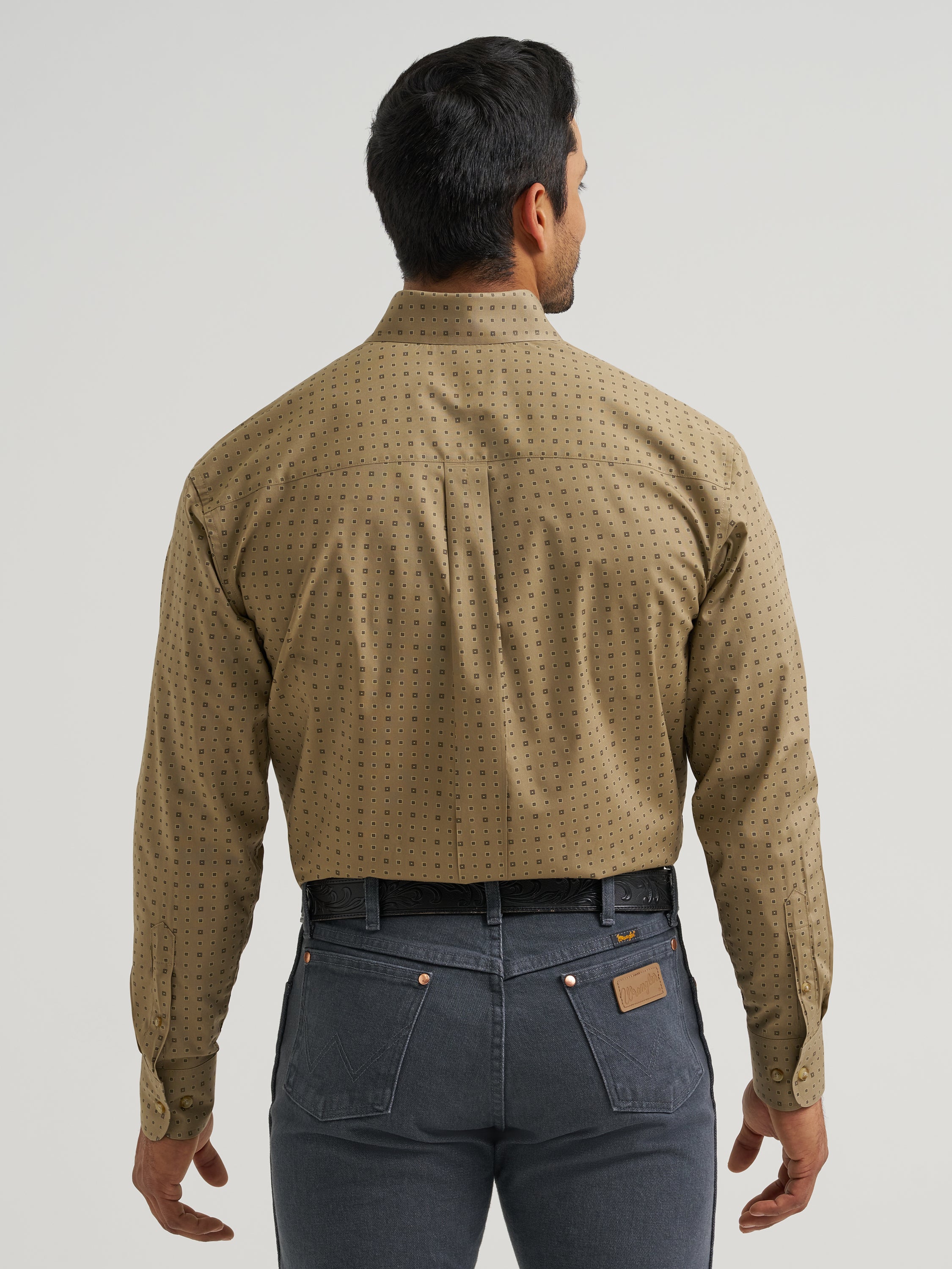 Wrangler® Men’s Classic Long Sleeve Shirt - Relaxed Fit - 112381624
