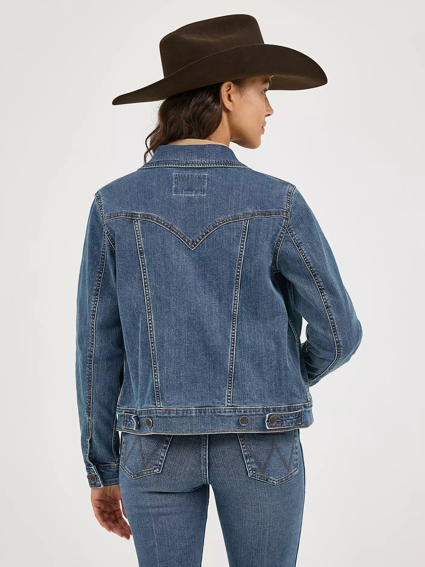 Wrangler - Chaqueta vaquera de manga larga para mujer Classic Fit - LWJ701D