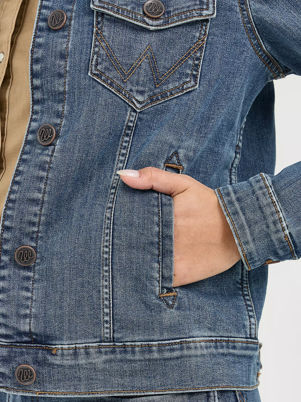 Wrangler - Chaqueta vaquera de manga larga para mujer Classic Fit - LWJ701D