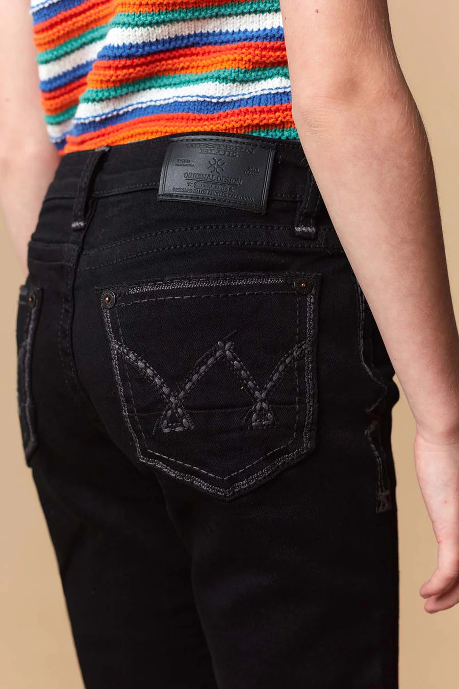 Sexy Couture - Jeans de pierna ancha con bordado ligero para niña - W244-PB-K