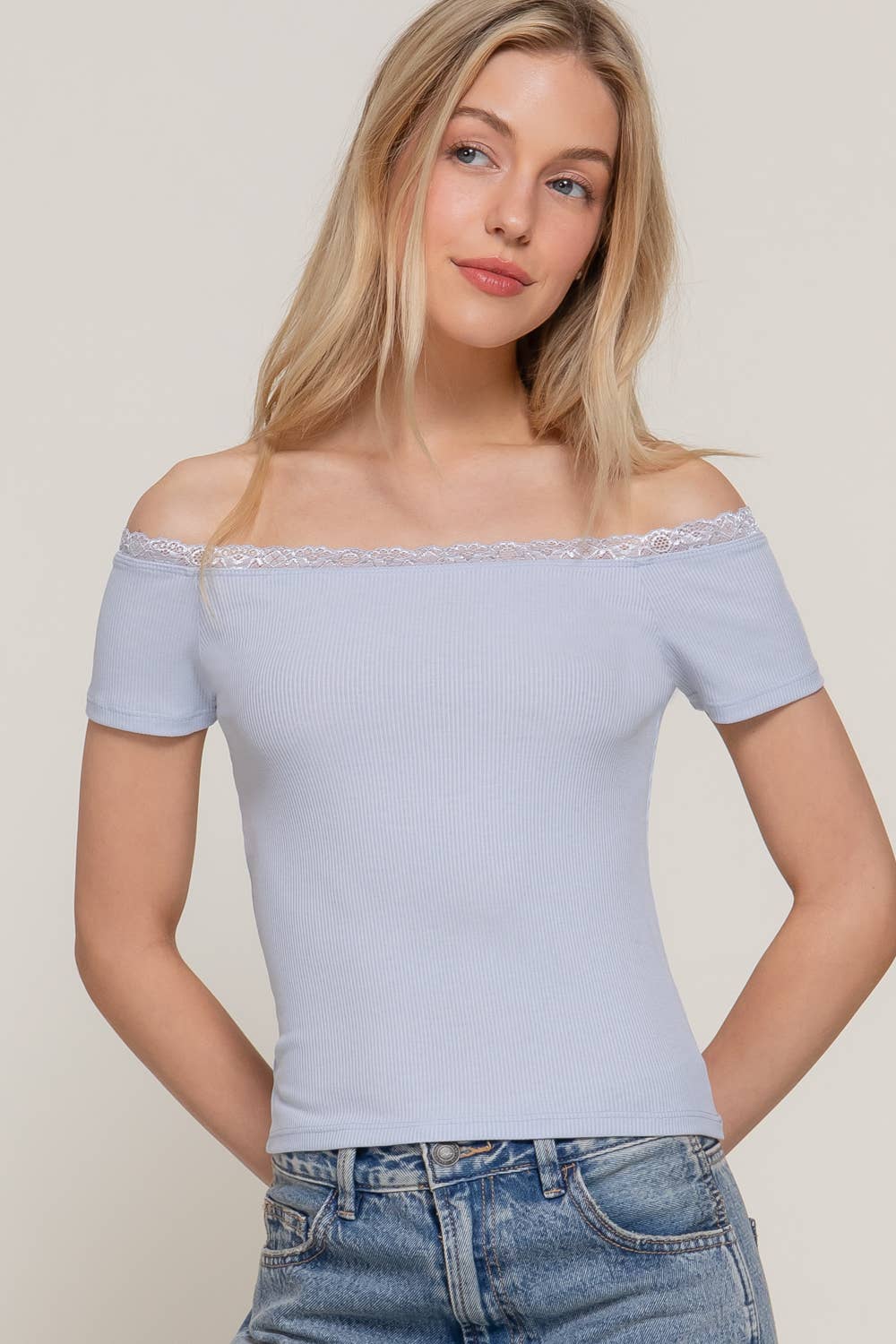 Active USA - Blusa de punto para mujer de manga corta, con hombros descubiertos y ribete de encaje - T14300