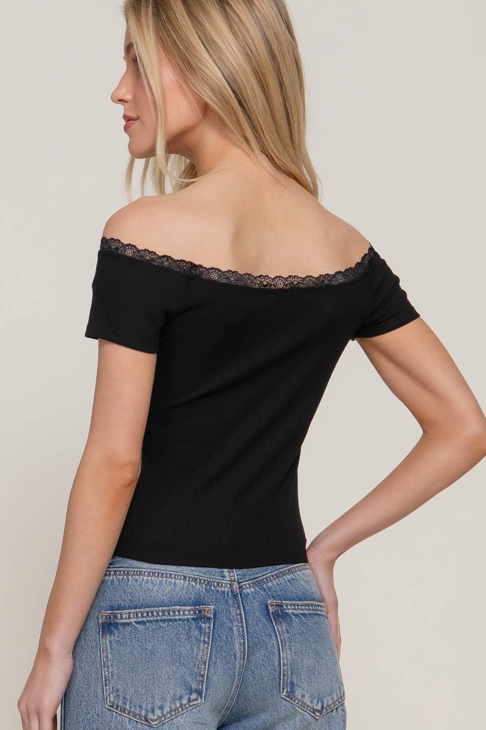 Active USA - Blusa de punto para mujer de manga corta, con hombros descubiertos y ribete de encaje - T14300