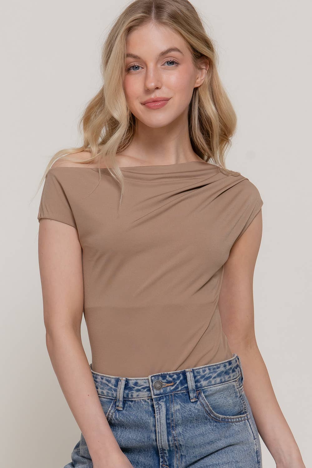 Active USA - Body de punto ajustado sin mangas y con hombros descubiertos para mujer - P15164