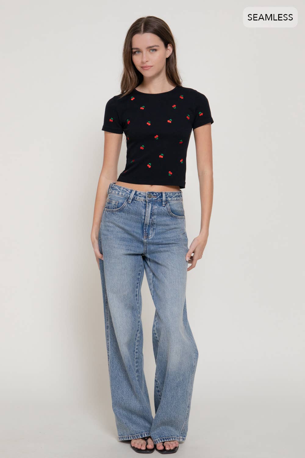 Active USA - Women's Short Sleeve Crew Neck Cherry Embroidery Detail Seamless Top - T15245