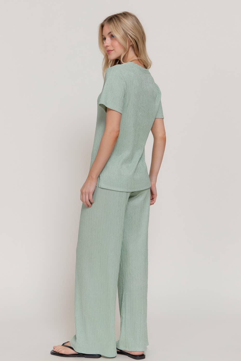 Active USA - Conjunto de top de manga corta y pantalón de punto ancho para mujer - SET14970