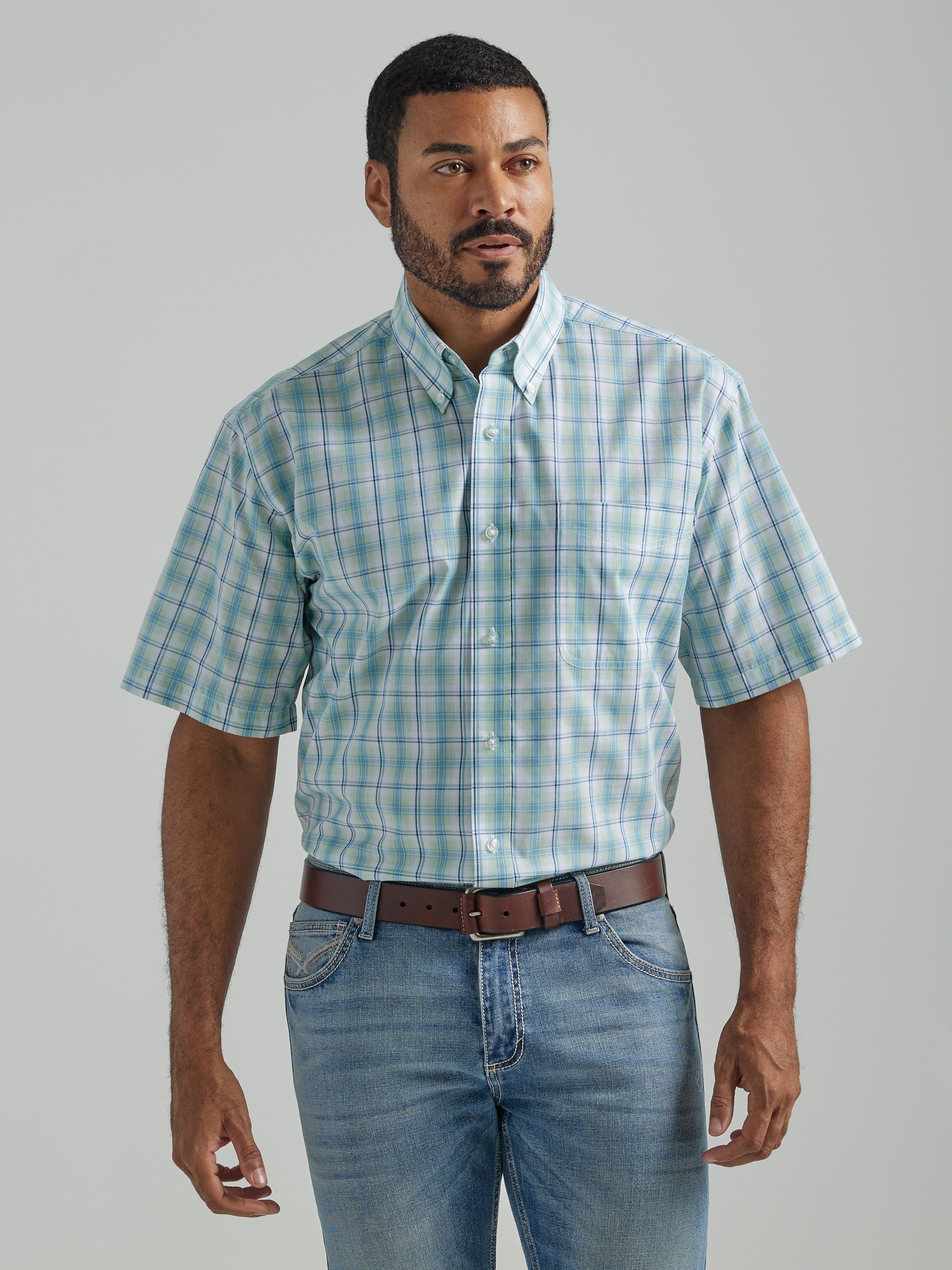 Wrangler - Men's Riata Short Sleeve Shirt - 112324822