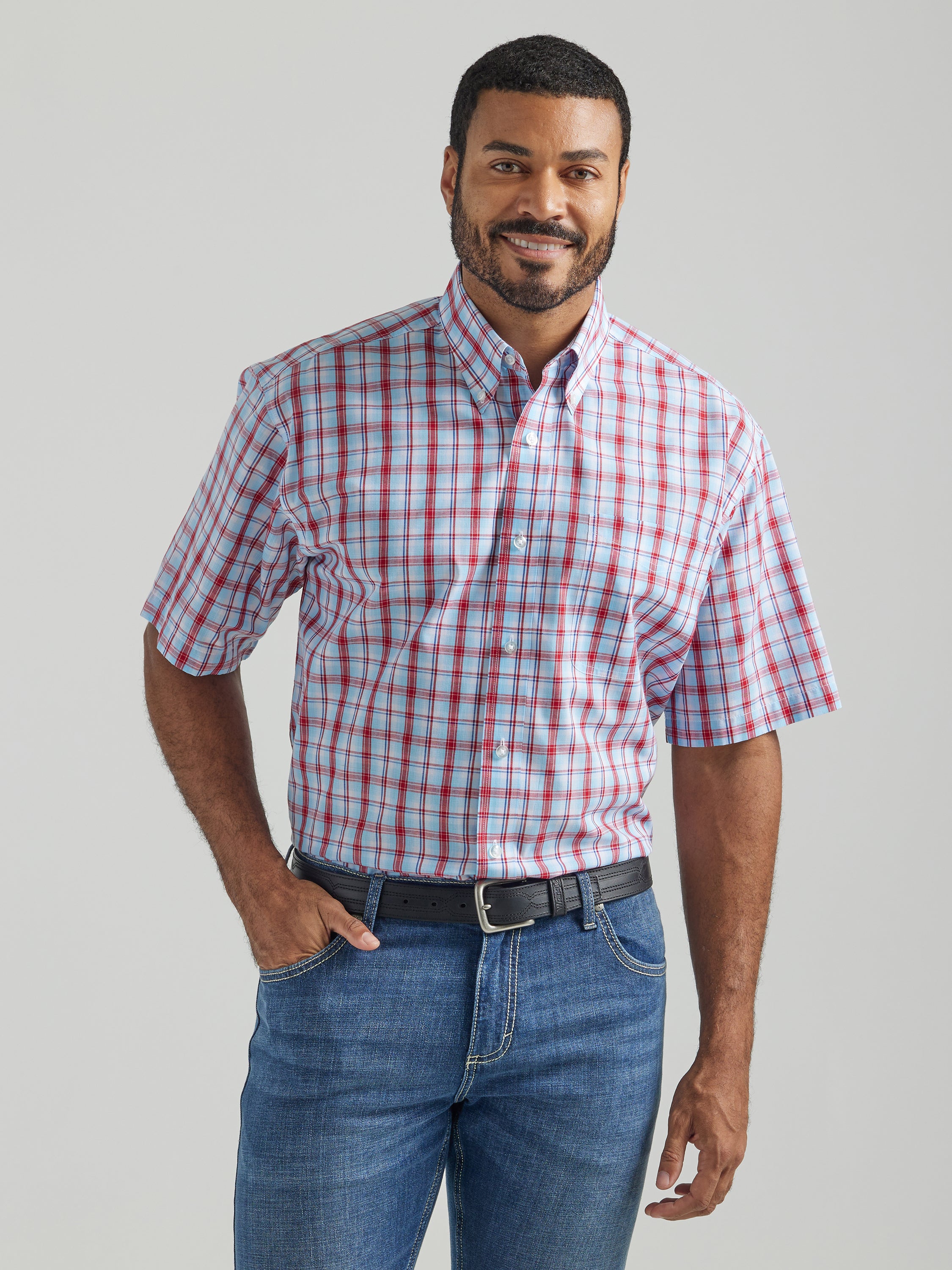 Wrangler - Men's Riata Short Sleeve Shirt - 112324822