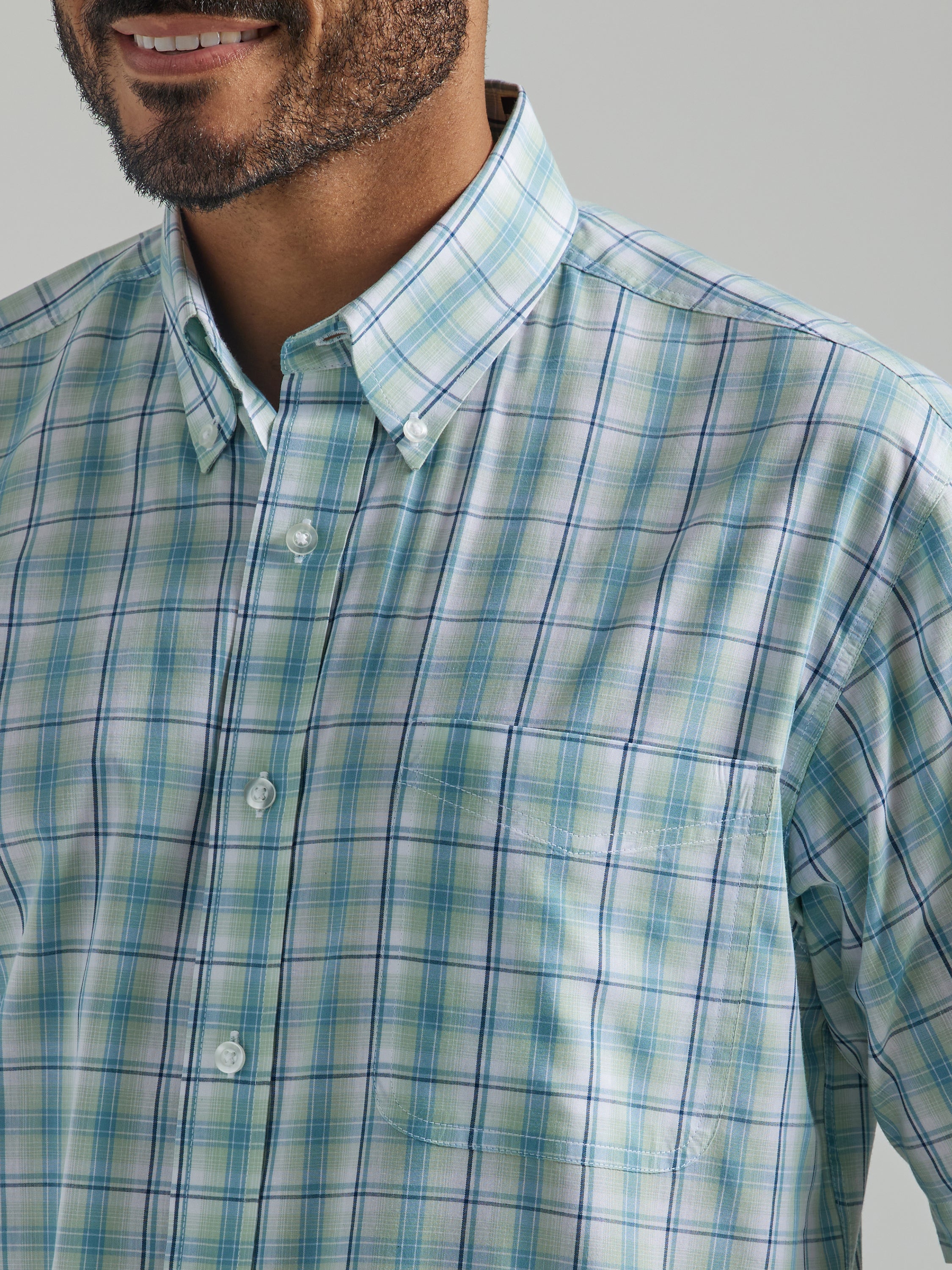 Wrangler - Men's Riata Short Sleeve Shirt - 112324822