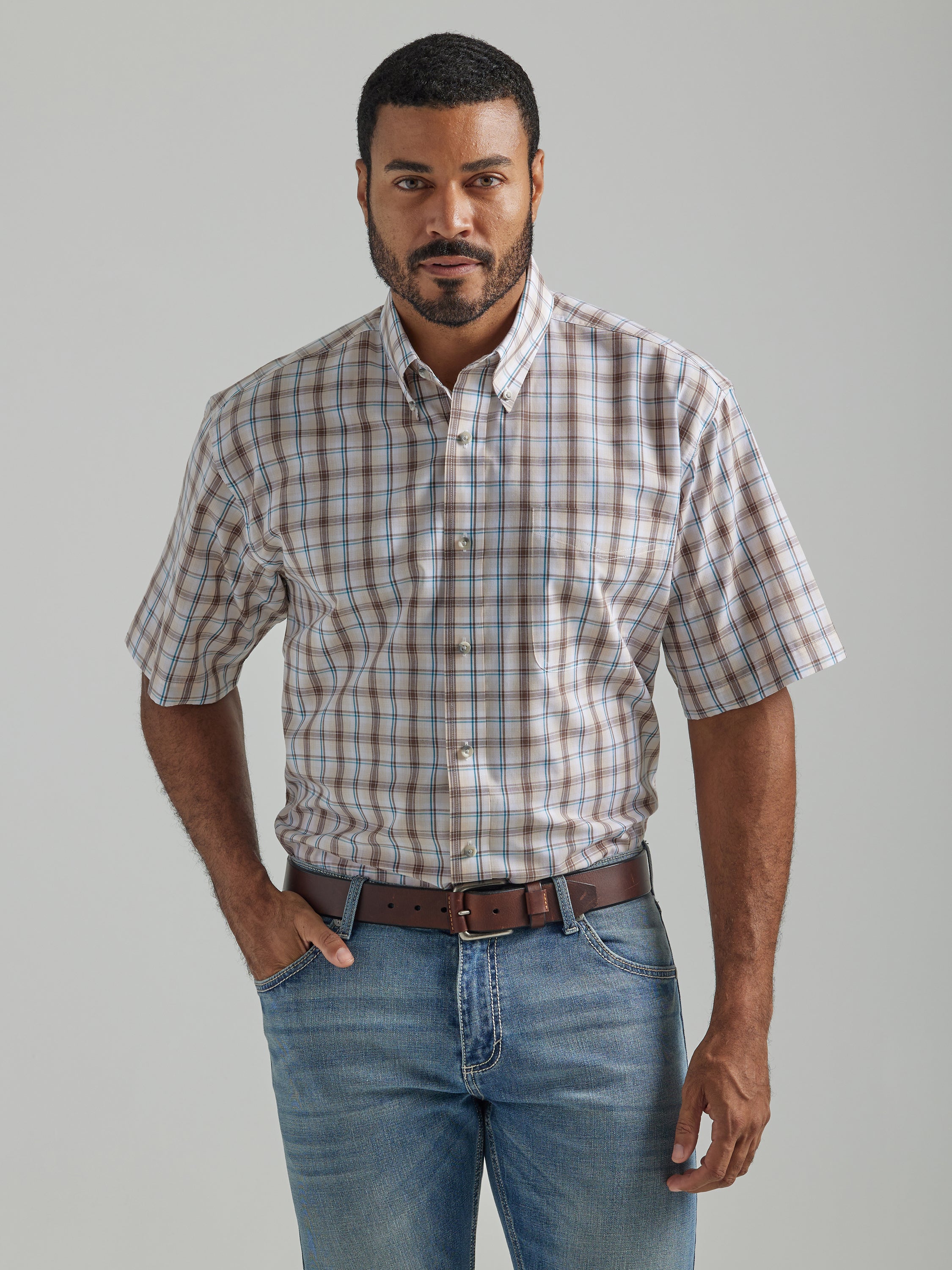 Wrangler - Men's Riata Short Sleeve Shirt - 112324822