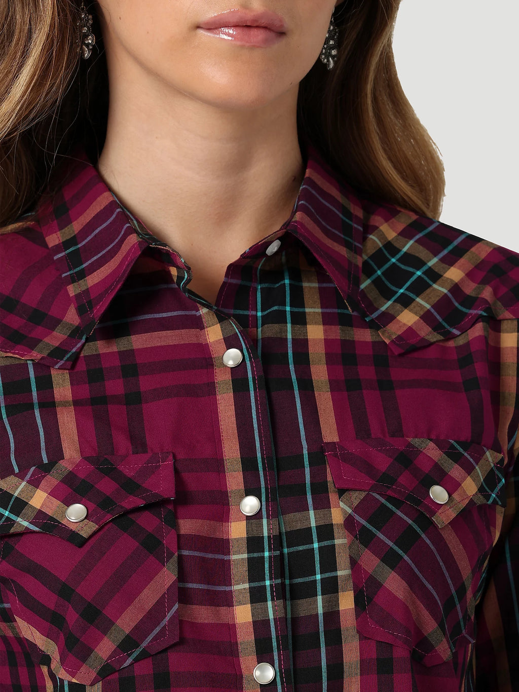 Womens Wrangler® Essential Snap Shirt - 112335502